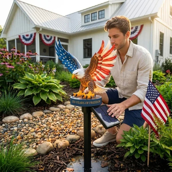 Solar Eagle Garden Light